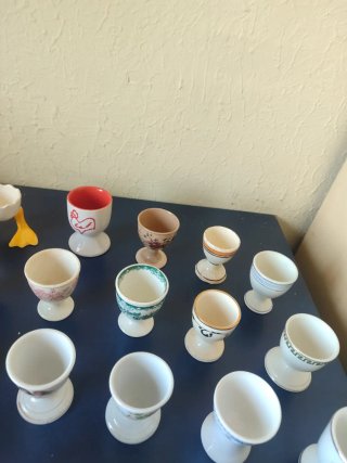 Collezione di porta uova in ceramica