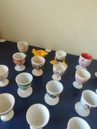 Collezione di porta uova in ceramica