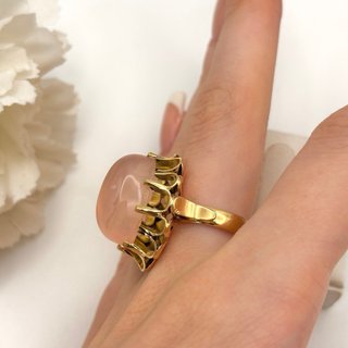 Anillo de oro 14kt con gema rosa
