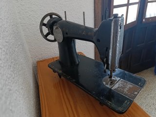 Máquina de coser antigua Sigma