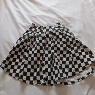 Falda cuadros blanco y negro