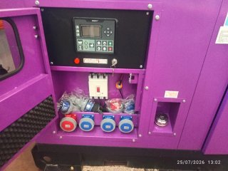 Generador Eléctrico Púrpura
