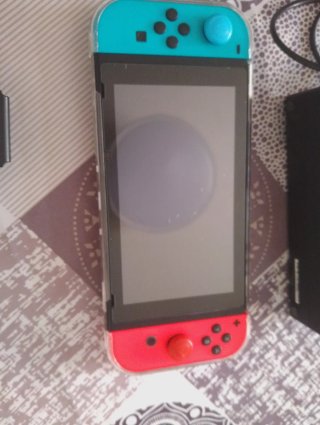 Nintendo Switch con juegos y accesorios