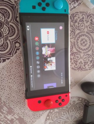 Nintendo Switch con juegos y accesorios