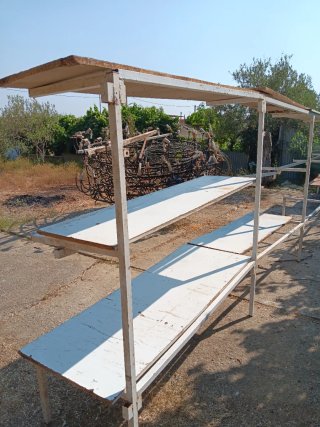 Estanterías metálicas de tubo cuadrado