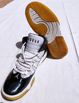 Jordan MAX AURA
