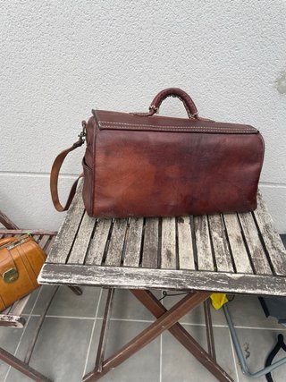 Bolso de viaje de cuero marrón