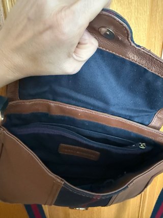 Bolso bandolera Tommy Hilfiger marrón y azul