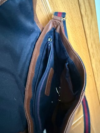 Bolso bandolera Tommy Hilfiger marrón y azul