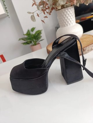 Sandalias Plataforma Bershka Negras
