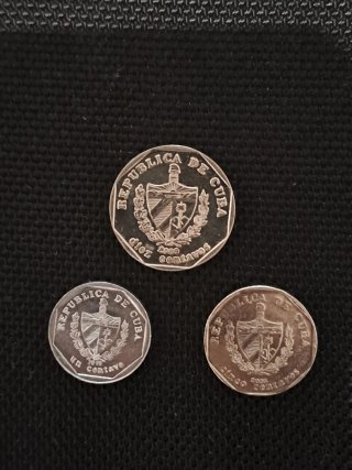 Lote 12 monedas cubanas