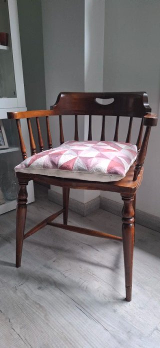 Silla de madera estilo Windsor