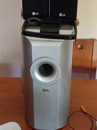 Reproductor DVD LG con altavoces
