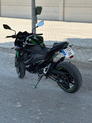 Kawasaki Z800 ABS Negra y Verde