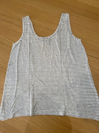 Camiseta ancha informal sin mangas. Mango. Talla M