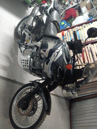 Honda Africa Twin XRV 750