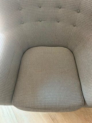 Sillón orejero moderno cuadros grises