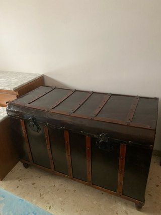 Baúl antiguo de madera