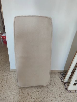 Cuna de madera blanca