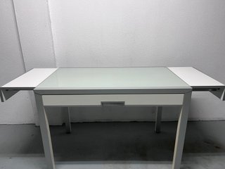 Mesa Cancio Cristal y Metal