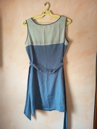 Vestido azul y blanco