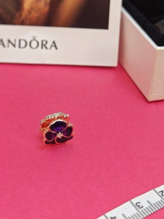 Pandora Flor Oro Rosa Morado