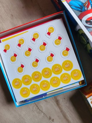 Set Giochi Lisciani: Avengers, Vocabolando, 1000 D