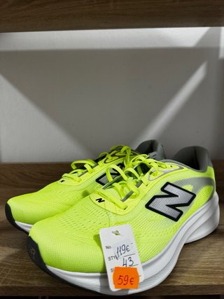 Zapatos New Balance Fresh Foam 680 v9 Talla 43