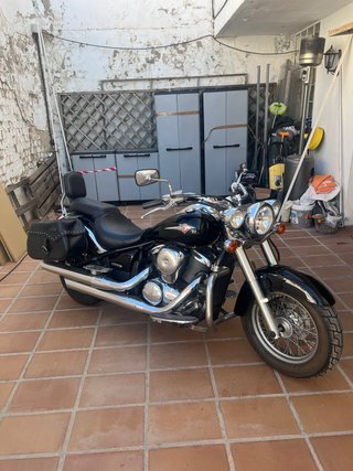 Kawasaki Vulcan 900 Custom Cruiser