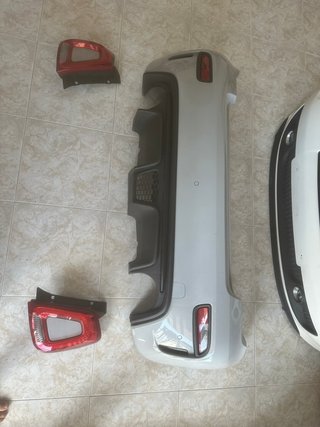 Paragolpes trasero