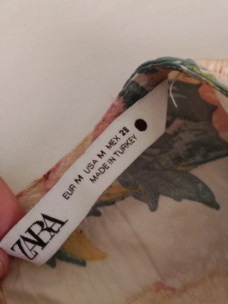 Vestido Zara floral volantes