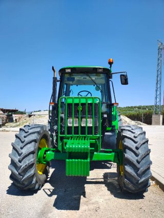 Tractor John Deere 6220