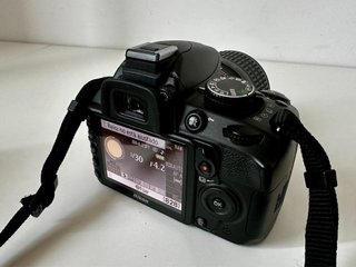 CAMARA NIKON D3100 + 2 objetivos + accesorios