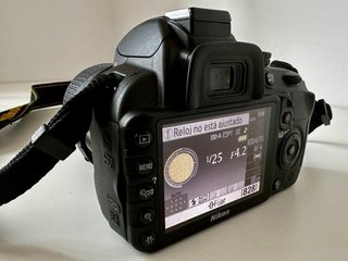 CAMARA NIKON D3100 + 2 objetivos + accesorios