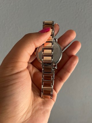 Reloj Elipse Dorado y Blanco