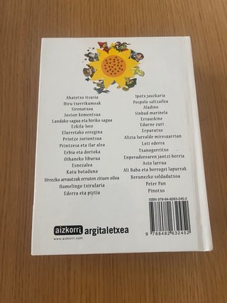Libro cuentos infantiles IPUINTXO BAT GAUERO+ rega