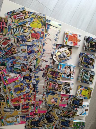 Cromos de fútbol variados