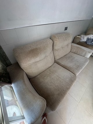 Sofá de tela beige E