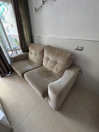 Sofá de tela beige E