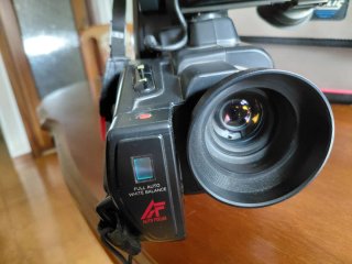 Videocamera Philips Explorer VKR6850 VHS HQ