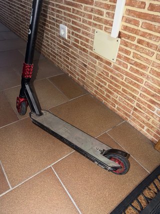 Patinete Junior Negro y Rojo