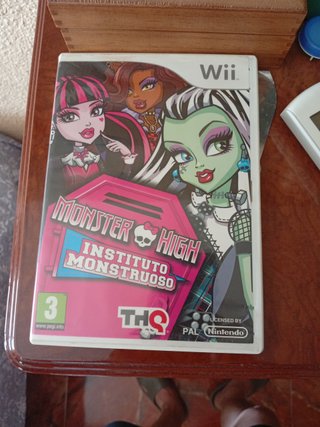 Nintendo Wii + Mando + Nunchuk + 5 Juegos