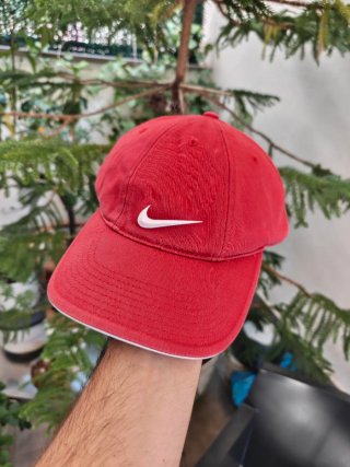 Gorra Nike Roja Y2K