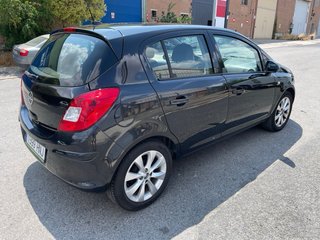 Opel Corsa 5 Puertas Negro