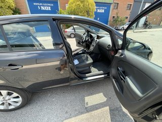 Opel Corsa 5 Puertas Negro