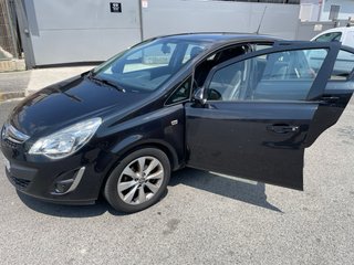 Opel Corsa 5 Puertas Negro