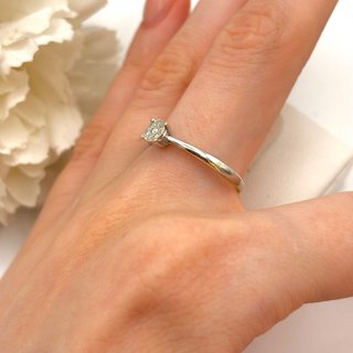 Anillo de oro blanco 9kt con diamantes