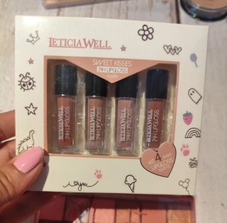 Lote maquillaje DDONNA Paletas Sombras y labiales