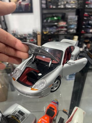 Porsche 911 Carrera Anson 1/18
