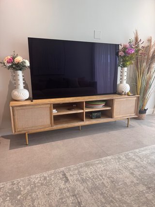 Mueble TV madera y ratán